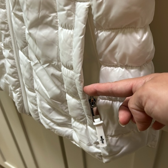 Kenneth Cole white sackable puffer vest - Picture 5 of 7